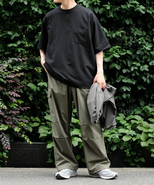 ITEMS URBANRESEARCH(アイテムズ アーバンリサーチ)の「接触冷感 TRストレッチ 半袖ポケTシャツ(Tシャツ/カットソー・メンズ・ライトグレー/グリーン/ライトベージュ/ブラック・MEDIUM/LARGE)」の16枚目の写真