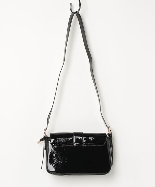 HIKA（ヒカ）の「【HIKA】メタルバックルフェイクレザーショルダーハンドBAG（ハンドバッグ・レディース・ホワイト/ブラック・FREE）」の3枚目の写真