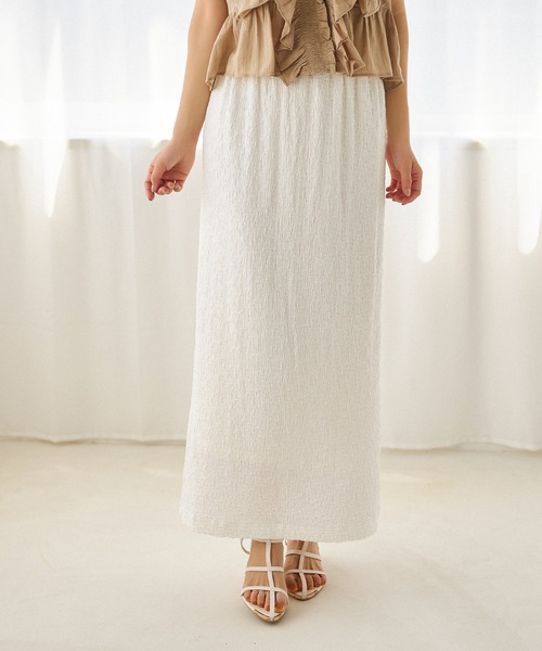 mysty woman(ミスティウーマン)の「テクスチャーカットナロースカート 128881(スカート・レディース・ブラック/パープル/オフホワイト/ピンク/ブルー系その他/イエロー系その他/ライトベージュ・FREE)」の2枚目の写真