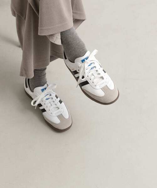 adidas(アディダス)の「adidas SAMBA OG(スニーカー・レディース・ブラック系その他/ホワイト系その他・23.5/24/24.5)」の3枚目の写真