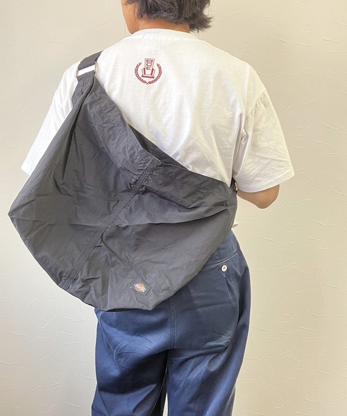Dickies（ディッキーズ）の「【Dickies】WORKERS NYLON SHOULDER BAG / ディッキーズ ナイロン ワーカーズ ショルダーバッグ（ショルダーバッグ・メンズ・ブラック/ライトベージュ/カーキ・FREE）」の17枚目の写真