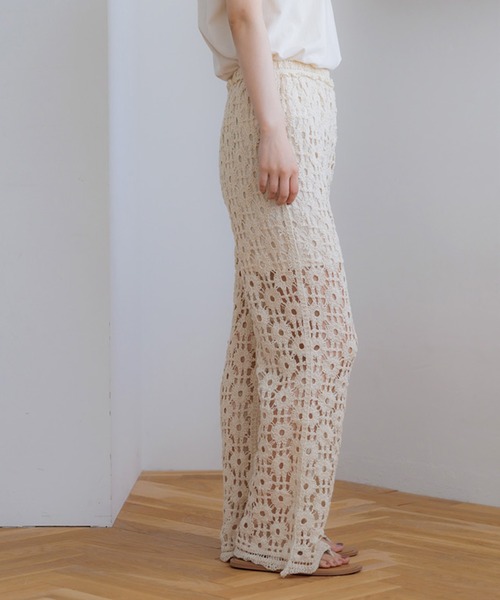 coca（coca）（コカ）の「【WEB限定セール】カギ編みイージーパンツ（その他パンツ・レディース・アイボリー・LONG/SHORT）」の3枚目の写真