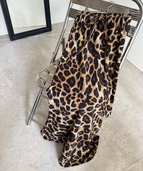 ULEULA(ウルア)の「ヒョウ柄マーメイドラインスカート(スカート・レディース・ベージュ・FREE)」の11枚目の写真