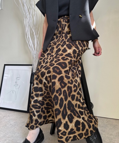 ULEULA(ウルア)の「ヒョウ柄マーメイドラインスカート(スカート・レディース・ベージュ・FREE)」の8枚目の写真