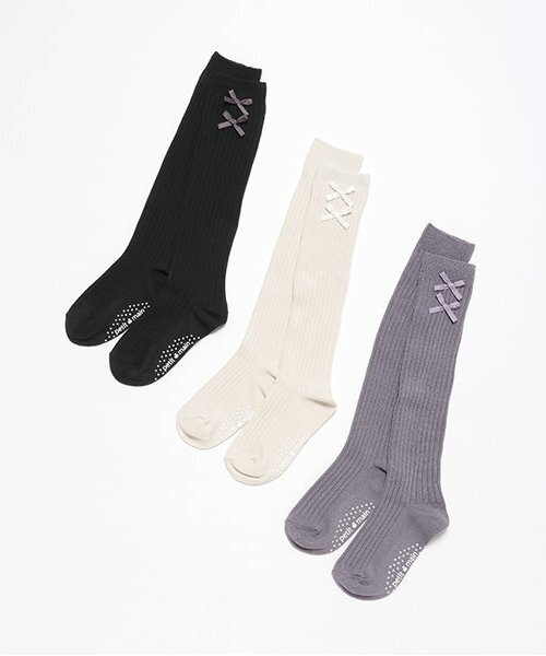 petit main（プティマイン）の「リボンオーバーニーソックス（ソックス/靴下・キッズ・ブラック/オフホワイト/グレー・S/M/L）」の9枚目の写真