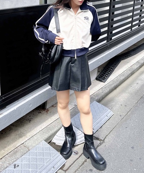 INGNI(イング)の「フェイクレザープリーツスカパン(スカート・レディース・ブラウン/グレー/ブラック・FREE)」の11枚目の写真