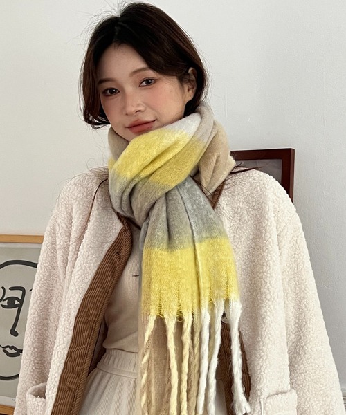 SHEPP(シープ)の「フリンジボリューム チェック ボーダー マフラー(マフラー・レディース・グリーン/ベージュ/その他1・F)」の12枚目の写真