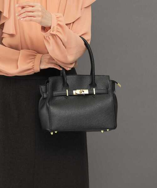 URBAN RESEARCH ROSSO WOMEN（アーバンリサーチ　ロッソ）の「AULENTTI　ベルト付バッグ（ハンドバッグ・レディース・ブラック・FREE）」の2枚目の写真