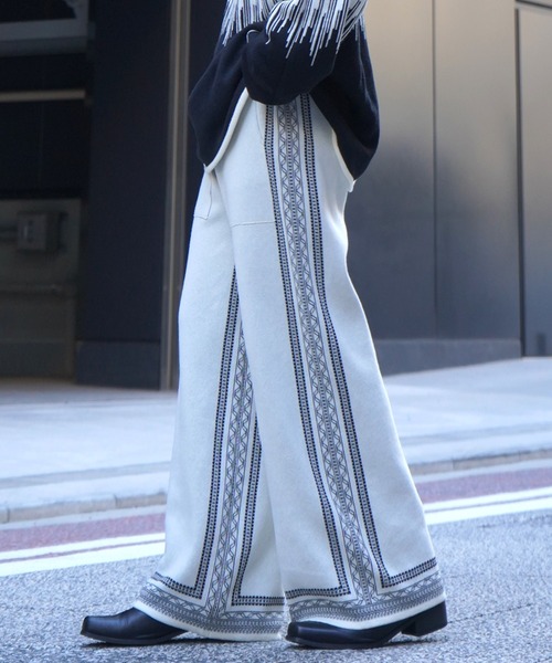 Confirm（コンファーム）の「サイドライン ジャガードニット ワイドストレートパンツ【Confirm】（その他パンツ・メンズ・ナチュラル/ブラック/ネイビー・M/L）」の17枚目の写真