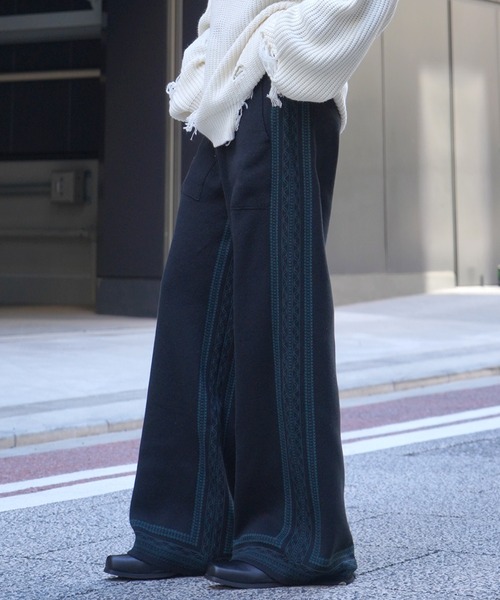 Confirm（コンファーム）の「サイドライン ジャガードニット ワイドストレートパンツ【Confirm】（その他パンツ・メンズ・ナチュラル/ブラック/ネイビー・M/L）」の5枚目の写真
