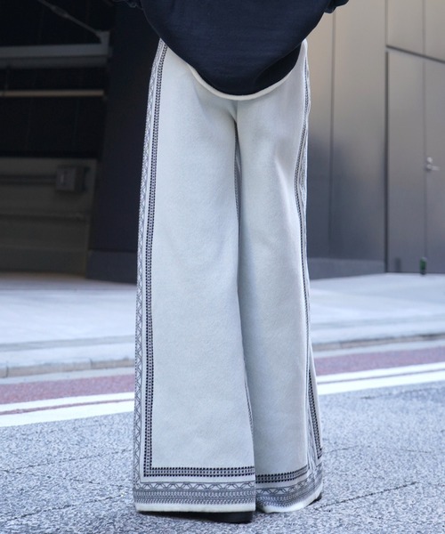 Confirm（コンファーム）の「サイドライン ジャガードニット ワイドストレートパンツ【Confirm】（その他パンツ・メンズ・ナチュラル/ブラック/ネイビー・M/L）」の19枚目の写真