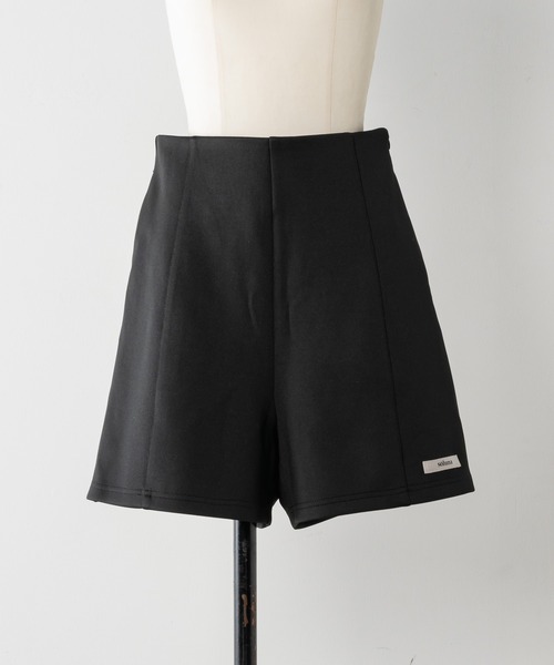 INTER FACTORY(インターファクトリー)の「soluna - ハイウエストショートパンツ - made in INTER FACTORY(その他パンツ・レディース・ブラック・SMALL/MEDIUM)」の20枚目の写真
