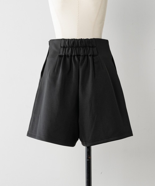 INTER FACTORY(インターファクトリー)の「soluna - ハイウエストショートパンツ - made in INTER FACTORY(その他パンツ・レディース・ブラック・SMALL/MEDIUM)」の22枚目の写真