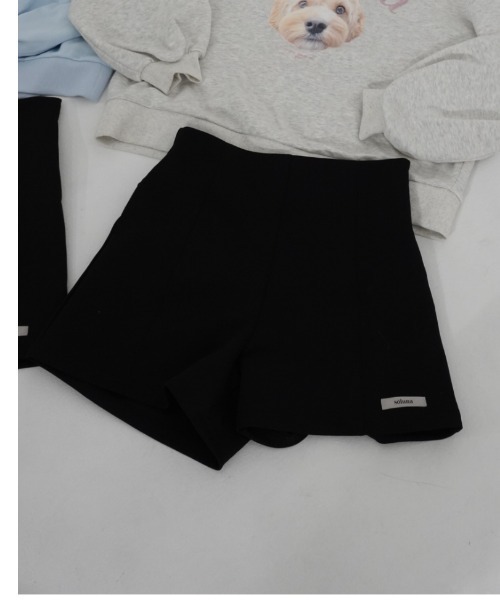 INTER FACTORY(インターファクトリー)の「soluna - ハイウエストショートパンツ - made in INTER FACTORY(その他パンツ・レディース・ブラック・SMALL/MEDIUM)」の17枚目の写真