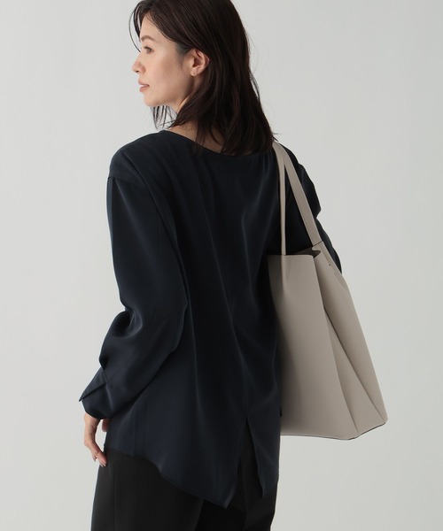 Elura(エルーラ)の「ダブルクロスプルオーバー/139365(Tシャツ/カットソー・レディース・チャコールグレー/ネイビー/ホワイト・LARGE/MEDIUM)」の10枚目の写真