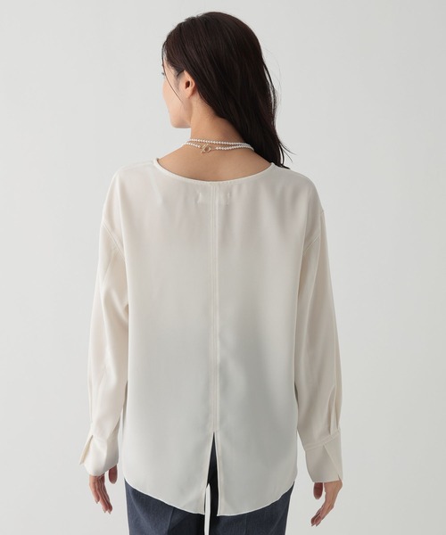 Elura(エルーラ)の「ダブルクロスプルオーバー/139365(Tシャツ/カットソー・レディース・チャコールグレー/ネイビー/ホワイト・LARGE/MEDIUM)」の13枚目の写真