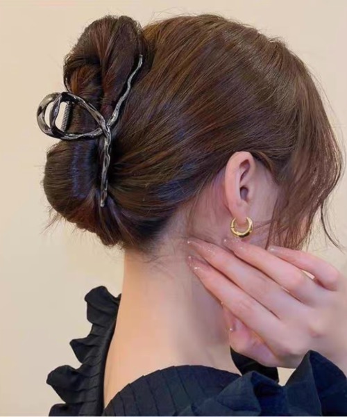 E&C closet…（イーアンドシークローゼット）の「ウェーブバンスクリップ（バレッタ/ヘアクリップ・レディース・ゴールド/シルバー/ブラック・FREE）」の7枚目の写真