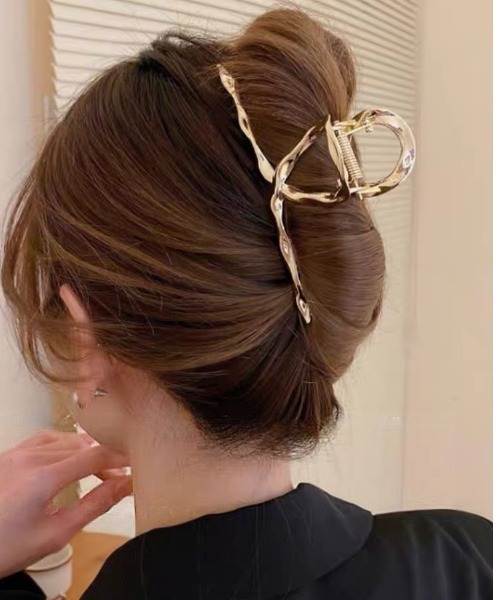 E&C closet…（イーアンドシークローゼット）の「ウェーブバンスクリップ（バレッタ/ヘアクリップ・レディース・ゴールド/シルバー/ブラック・FREE）」の19枚目の写真