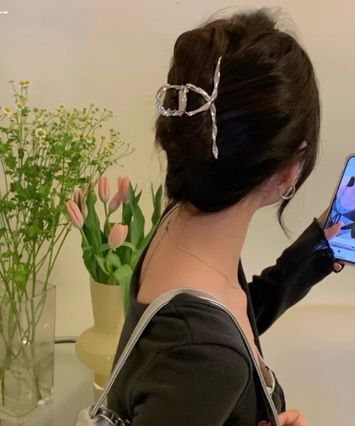 E&C closet…（イーアンドシークローゼット）の「ウェーブバンスクリップ（バレッタ/ヘアクリップ・レディース・ゴールド/シルバー/ブラック・FREE）」の16枚目の写真