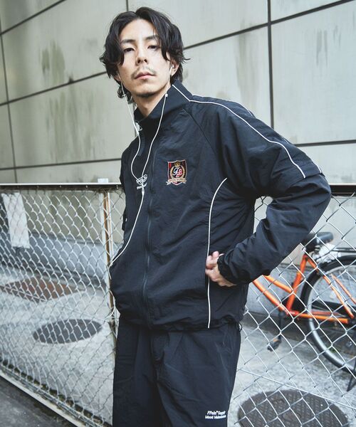 FFEIN（フェイン）の「【FFEIN(フェイン)】ナイロントレッキングストレートパンツ / シンプル 刺繍 ドローコード オーバーサイズ（カーゴパンツ・メンズ・ネイビー/ブラック/アイボリー/グレー/ブラウン・SMALL/MEDIUM/LARGE）」の9枚目の写真