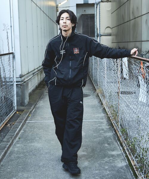 FFEIN（フェイン）の「【FFEIN(フェイン)】ナイロントレッキングストレートパンツ / シンプル 刺繍 ドローコード オーバーサイズ（カーゴパンツ・メンズ・ネイビー/ブラック/アイボリー/グレー/ブラウン・SMALL/MEDIUM/LARGE）」の10枚目の写真