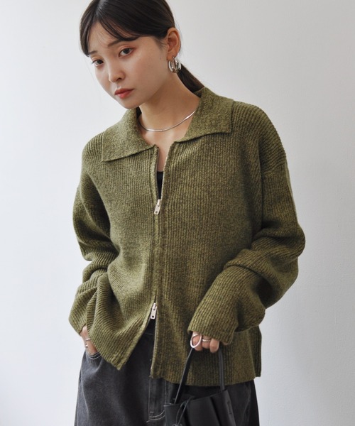 Meli rich(メリーリッチ)の「ダブルジップ襟付きニットカーディガン(カーディガン/ボレロ・レディース・ベージュ/チャコールグレー/アイボリー/カーキ・FREE)」の4枚目の写真