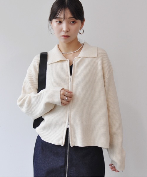 Meli rich(メリーリッチ)の「ダブルジップ襟付きニットカーディガン(カーディガン/ボレロ・レディース・ベージュ/チャコールグレー/アイボリー/カーキ・FREE)」の2枚目の写真