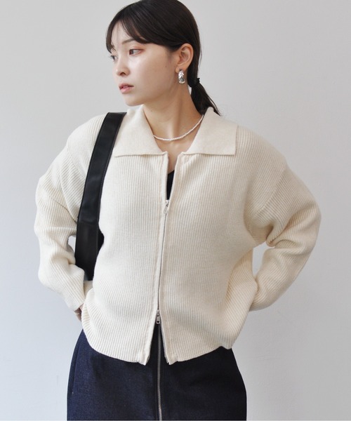 Meli rich(メリーリッチ)の「ダブルジップ襟付きニットカーディガン(カーディガン/ボレロ・レディース・ベージュ/チャコールグレー/アイボリー/カーキ・FREE)」の17枚目の写真