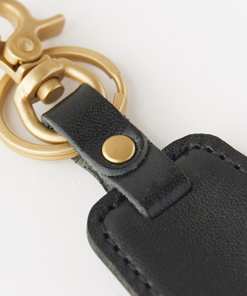 UNIVERSAL OVERALL(ユニバーサルオーバーオール)の「UNIVERSAL OVERALL/ユニバーサルオーバーオール 栃木レザー靴べらキーホルダー(キーホルダー・メンズ・ブラック/チョコ/ライトブラウン/グリーン/レッド/ネイビー・FREE)」の19枚目の写真