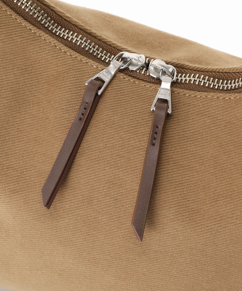 ORCIVAL（オーシバル）の「【ORCIVAL/オーシバル】HBT_HANDBAG SMALL OR-H0336（ハンドバッグ・レディース・ブラック/キャメル・FREE）」の5枚目の写真