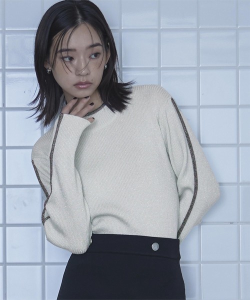 miette（ミエット）の「配色ラインラメリブニット（ニット/セーター・レディース・ブルー/ブラック/アイボリー・FREE）」の2枚目の写真