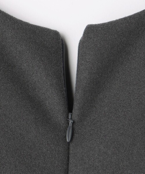 green label relaxing（グリーンレーベルリラクシング）の「フルイド キーネック ジャンスカ（ジャンパースカート・レディース・ブラック/ダークグレー・FREE）」の16枚目の写真