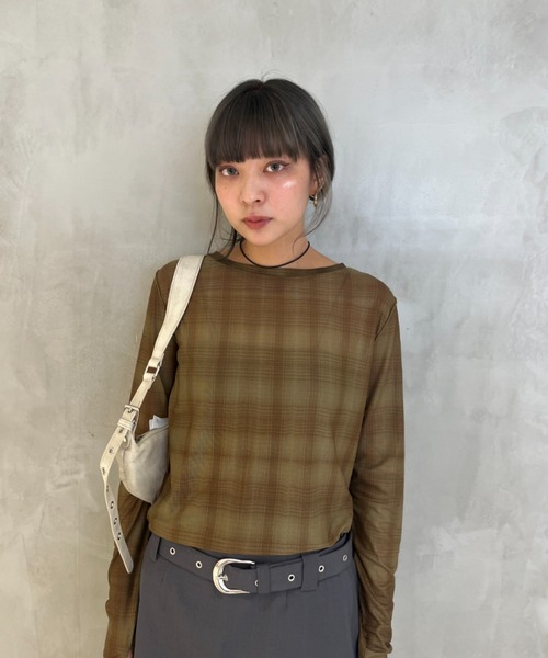 y/m（イム）の「シアーチェック柄メッシュトップス（Tシャツ/カットソー・レディース・オリーブ・FREE）」の2枚目の写真