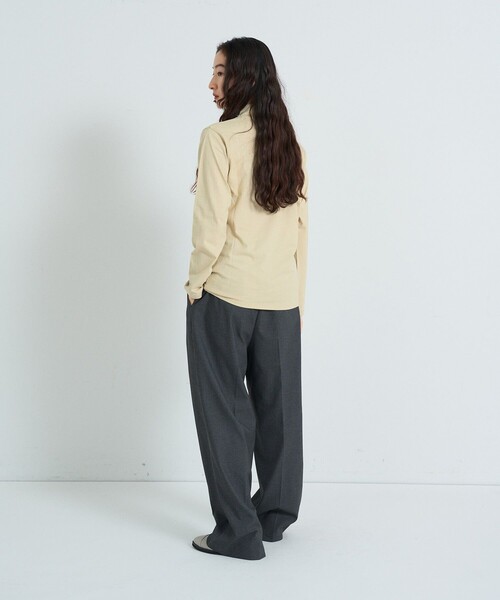 conges payes ADIEU TRISTESSE(コンジェ ペイエ アデュートリステス)の「ハイネックベア天竺(Tシャツ/カットソー・レディース・サックスブルー/グレイッシュベージュ/イエロー・FREE)」の6枚目の写真