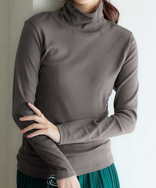 nissen（ニッセン）の「ＵＶカット綿１００％フライス素材タートルネックTシャツ（Tシャツ/カットソー・レディース・ブラック/ブルー/オフホワイト/ワイン/ライトグレー/グリーン/チャコール・M/S/LL/L）」の4枚目の写真