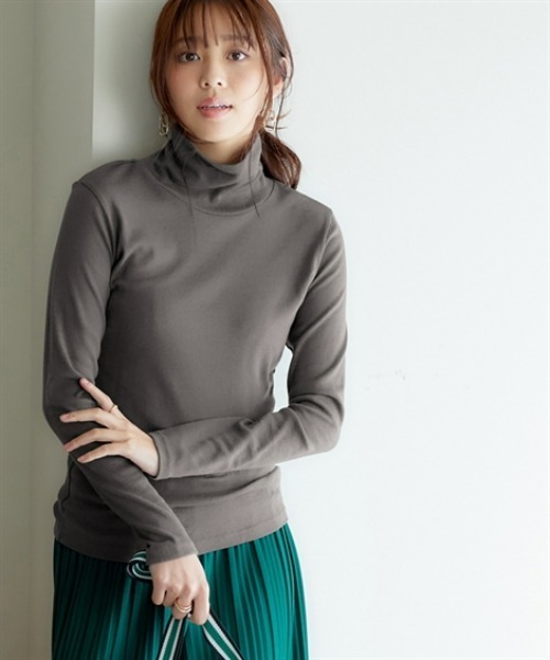 nissen（ニッセン）の「ＵＶカット綿１００％フライス素材タートルネックTシャツ（Tシャツ/カットソー・レディース・ブラック/ブルー/オフホワイト/ワイン/ライトグレー/グリーン/チャコール・M/S/LL/L）」の19枚目の写真