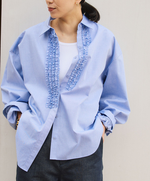 VERMEIL par iena（ヴェルメイユパーイエナ）の「フロントフリルシャツ（シャツ/ブラウス・レディース・ブルー系その他/ホワイト・FREE）」の2枚目の写真