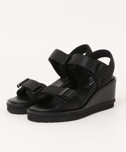 JILL STUART（ジルスチュアート）の「アンクルストラップウェッジサンダル（サンダル・レディース・ベージュ/ブラック系その他/ブラック・22.0cm/22.5cm/23.0cm/23.5cm/24.0cm/24.5cm）」の2枚目の写真