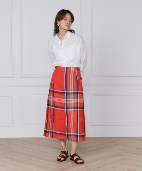 INED（イネド）の「【セットアップ対応】リネンレギュラーシャツ《lelinzephyr/ル・ランゼフィール》（シャツ/ブラウス・レディース・ピンク/ブルー/オフホワイト/カーキ/ブラック・9号/7号）」の18枚目の写真