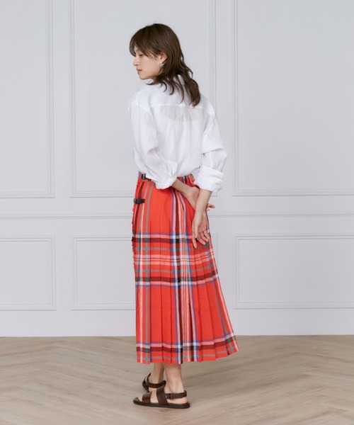 INED（イネド）の「【セットアップ対応】リネンレギュラーシャツ《lelinzephyr/ル・ランゼフィール》（シャツ/ブラウス・レディース・ピンク/ブルー/オフホワイト/カーキ/ブラック・9号/7号）」の20枚目の写真