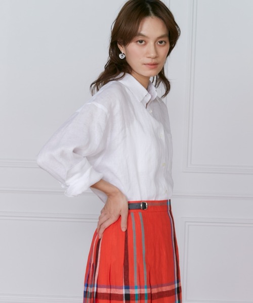 INED（イネド）の「【セットアップ対応】リネンレギュラーシャツ《lelinzephyr/ル・ランゼフィール》（シャツ/ブラウス・レディース・ピンク/ブルー/オフホワイト/カーキ/ブラック・9号/7号）」の21枚目の写真