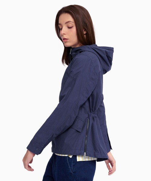 AIGLE(エーグル)の「UPF40 UVカット オーガニックコットン フーデッドジャケット(マウンテンパーカー・レディース・ダークブルー/ダークグリーン/オフホワイト・36/40/38)」の11枚目の写真