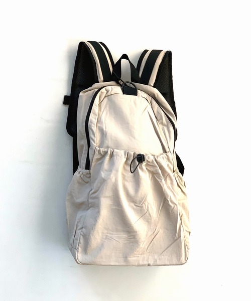 Q（キュー）の「ドローストリングバックパック（バックパック/リュック・レディース・ベージュ/ブラック・ONE SIZE）」の14枚目の写真