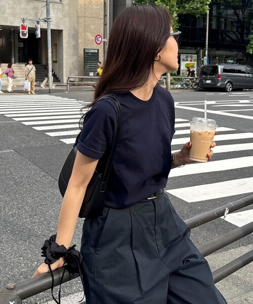 fredy emue（フレディエミュ）の「【新色追加！】ベーシック半袖Tシャツ（Tシャツ/カットソー・レディース・チャコールグレー/ライトグレー/オフホワイト/ベビーピンク/ネイビー/グレイッシュベージュ・38）」の7枚目の写真