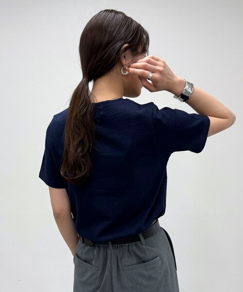 fredy emue（フレディエミュ）の「【新色追加！】ベーシック半袖Tシャツ（Tシャツ/カットソー・レディース・チャコールグレー/ライトグレー/オフホワイト/ベビーピンク/ネイビー/グレイッシュベージュ・38）」の22枚目の写真