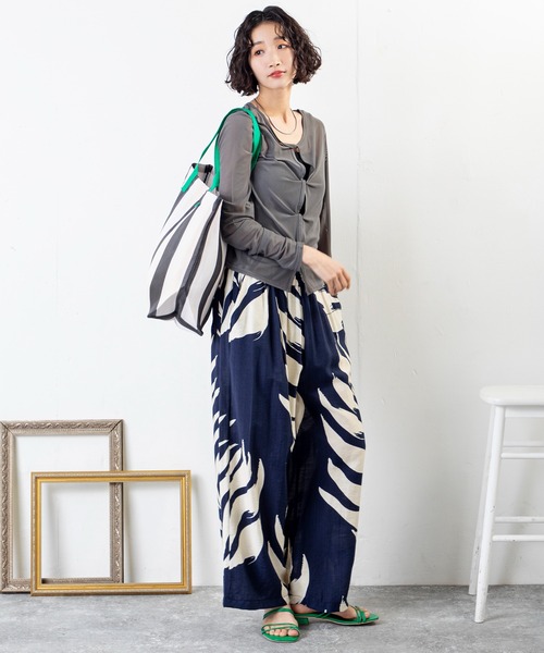 MILLION CARATS（ミリオンカラッツ）の「大胆ストライプで洒落感アップ。軽やか大容量が嬉しい、映え確実なストライプマザーズバッグ（トートバッグ・レディース・ピンク/ブラック/サックスブルー・FREE）」の6枚目の写真