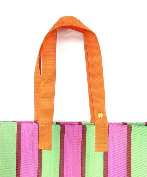 MILLION CARATS（ミリオンカラッツ）の「大胆ストライプで洒落感アップ。軽やか大容量が嬉しい、映え確実なストライプマザーズバッグ（トートバッグ・レディース・ピンク/ブラック/サックスブルー・FREE）」の11枚目の写真