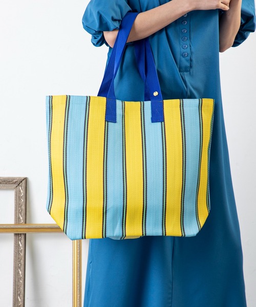 MILLION CARATS（ミリオンカラッツ）の「大胆ストライプで洒落感アップ。軽やか大容量が嬉しい、映え確実なストライプマザーズバッグ（トートバッグ・レディース・ピンク/ブラック/サックスブルー・FREE）」の16枚目の写真