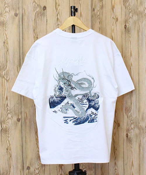 TopIsm(トップイズム)の「刺繍入り 半袖スカTシャツ(Tシャツ/カットソー・メンズ・ブラック系4/ブラック系5/ブラック系6/ブラック系1/ブラック系2/ブラック系3/ホワイト系4/ホワイト系5/ホワイト系6/ホワイト系2/ホワイト系3/ホワイト系1・XL/L/M)」の4枚目の写真