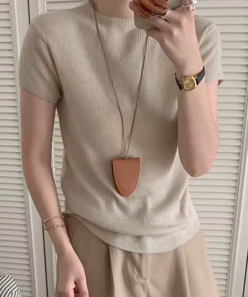 aimoha(アイモハ)の「【aimoha】バックボタンデザイン半袖ハイネックトップス (SS)(Tシャツ/カットソー・レディース・ブラック/その他/チョコ/ライトグレー/ピンク/モカ/ダークベージュ/ベージュ・FREE)」の6枚目の写真